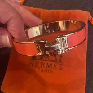 Hermes imitation bracelet with Hermes pouch included.
